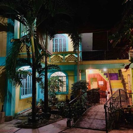 Colors Boutique Hostel Puerto Princesa ภายนอก รูปภาพ