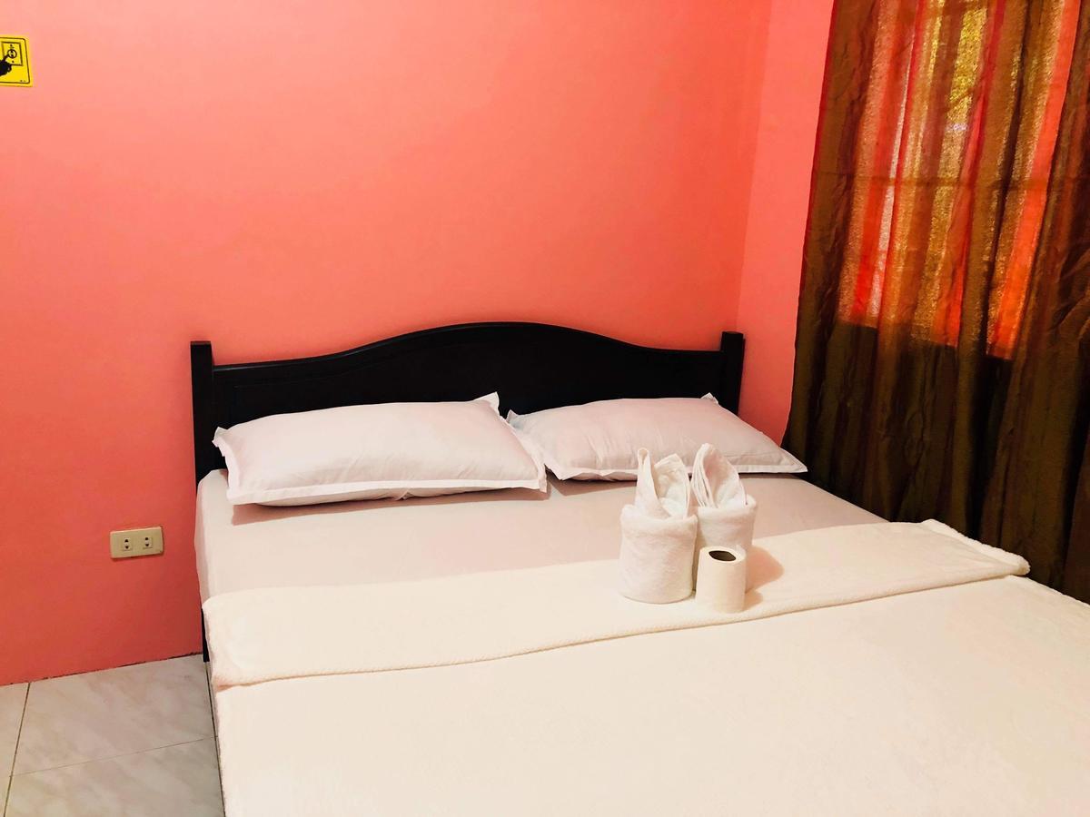 Colors Boutique Hostel Puerto Princesa ภายนอก รูปภาพ