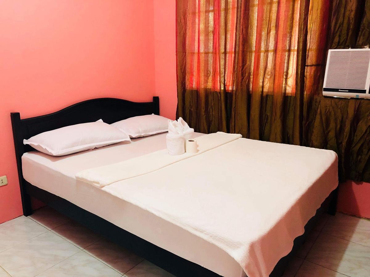 Colors Boutique Hostel Puerto Princesa ภายนอก รูปภาพ