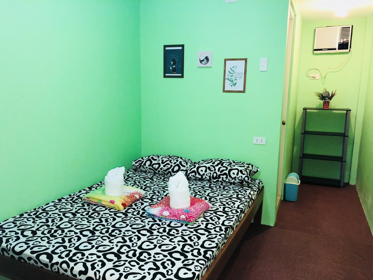 Colors Boutique Hostel Puerto Princesa ภายนอก รูปภาพ