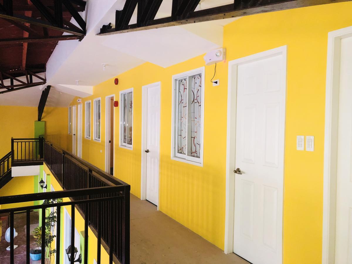 Colors Boutique Hostel Puerto Princesa ภายนอก รูปภาพ