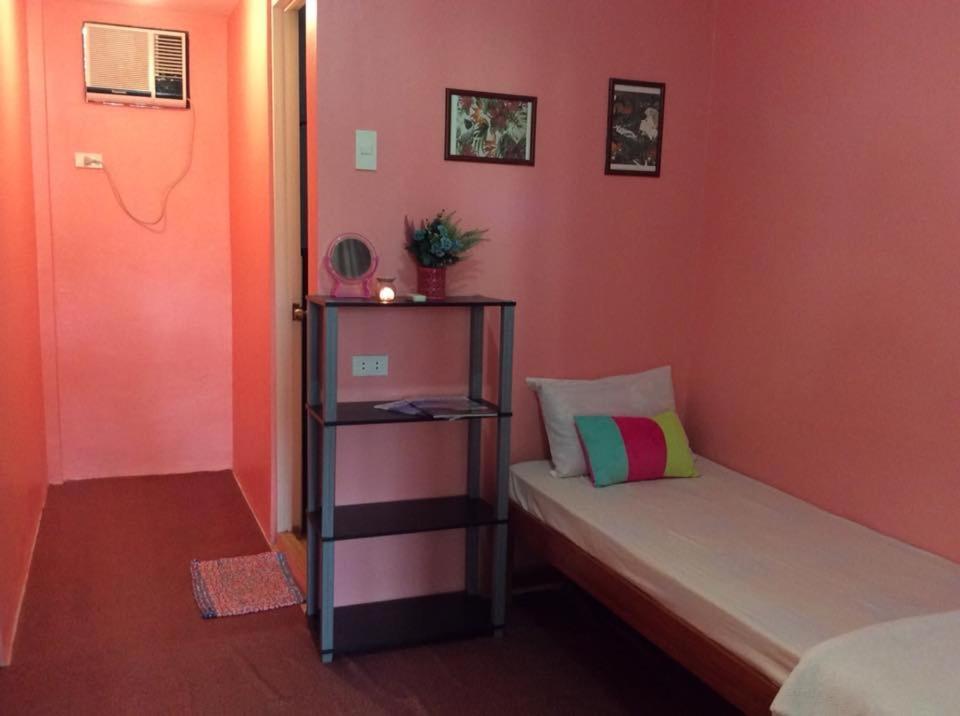 Colors Boutique Hostel Puerto Princesa ภายนอก รูปภาพ