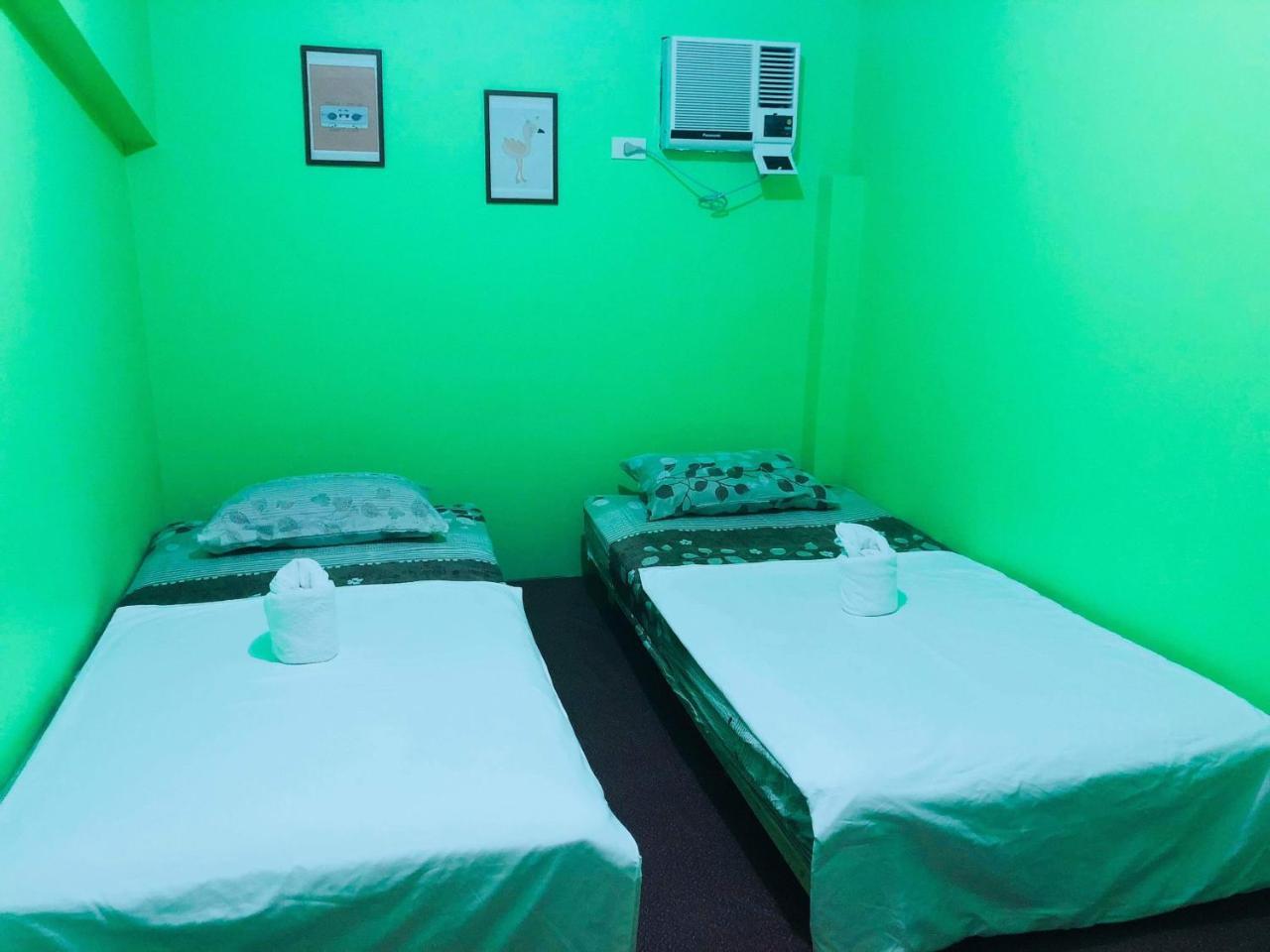 Colors Boutique Hostel Puerto Princesa ภายนอก รูปภาพ